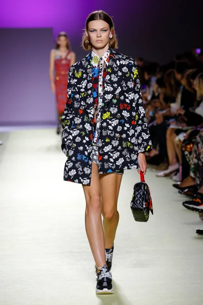 Look 14